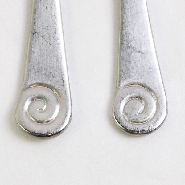 Lot of 2 Robert Welch Ammonite Satin 6.75" Butter Knives Stainless Steel