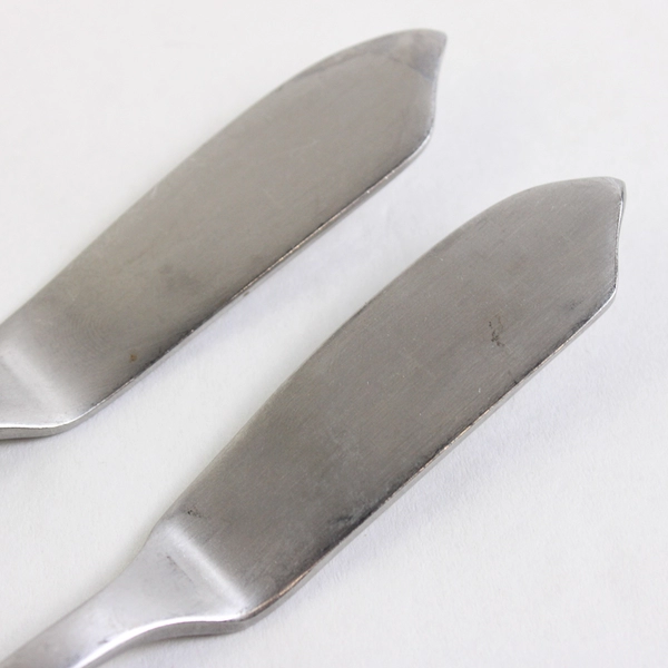 Lot of 2 Robert Welch Ammonite Satin 6.75" Butter Knives Stainless Steel