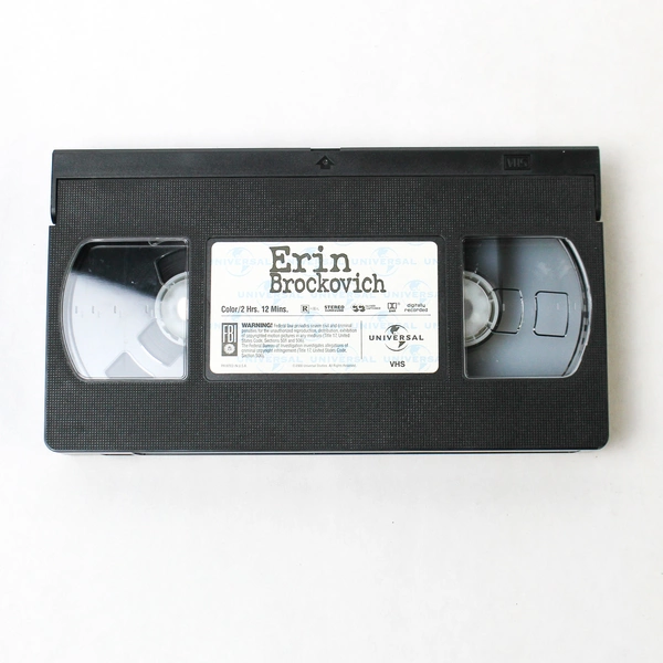 Erin Brockovich VHS 2000 Julia Roberts Docudrama - Good Condition, As-Is