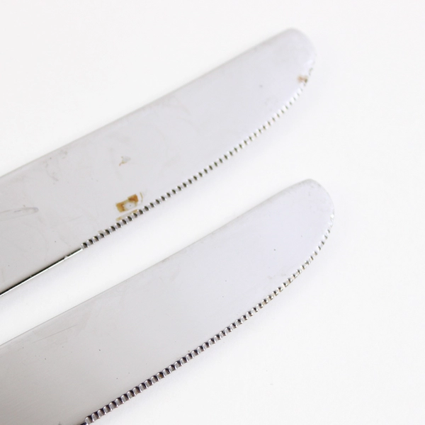 Lot of 2 Reed & Barton New Market 9.75" Dinner Knives Stainless Steel