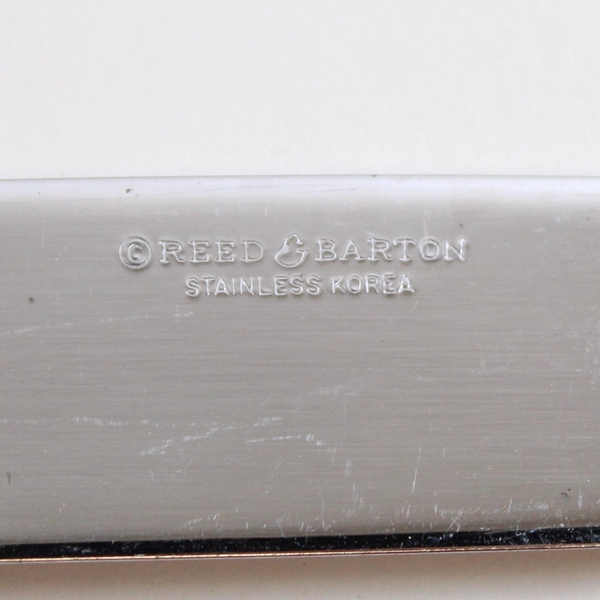 Lot of 2 Reed & Barton New Market 9.75" Dinner Knives Stainless Steel