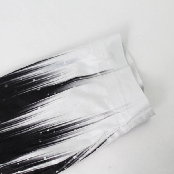 Unbranded Black and White 1/4 Button Shirt Women's 2XL