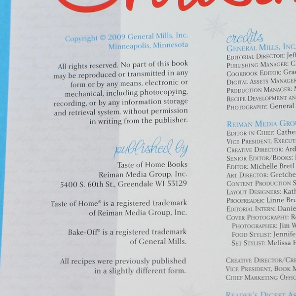 Pillsbury Christmas 2009 Hardcover Cookbook by General Mills - Baked Goods