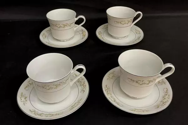 Lot of 4 International Silver Springtime Fine China Cup & Saucer Sets 326