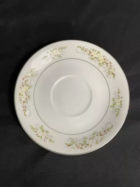 Lot of 4 International Silver Springtime Fine China Cup & Saucer Sets 326