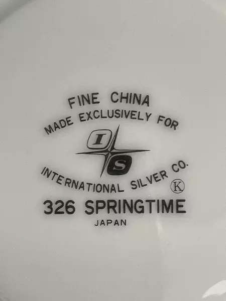 Lot of 4 International Silver Springtime Fine China Cup & Saucer Sets 326