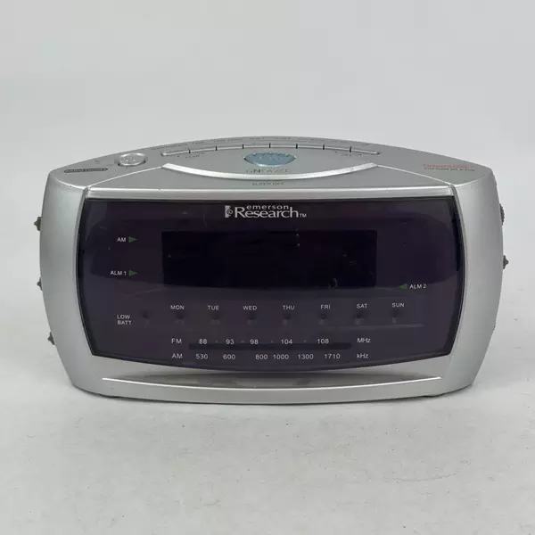 Emerson Research SmartSet Dual Alarm Clock AM/FM Radio CKS3029