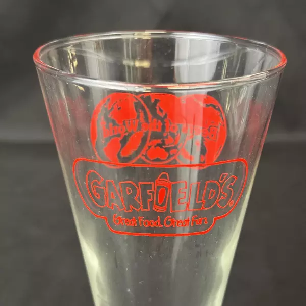 Garfield's Cafe Pilsner Beer Glass 7.75 Inch