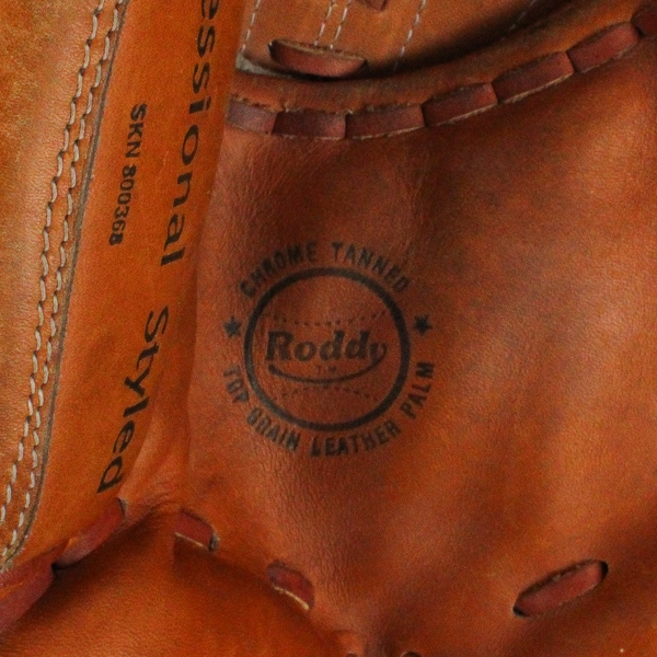 Roddy Brown Leather Right Handed Catcher's Mitt Professional Style SKN 800368