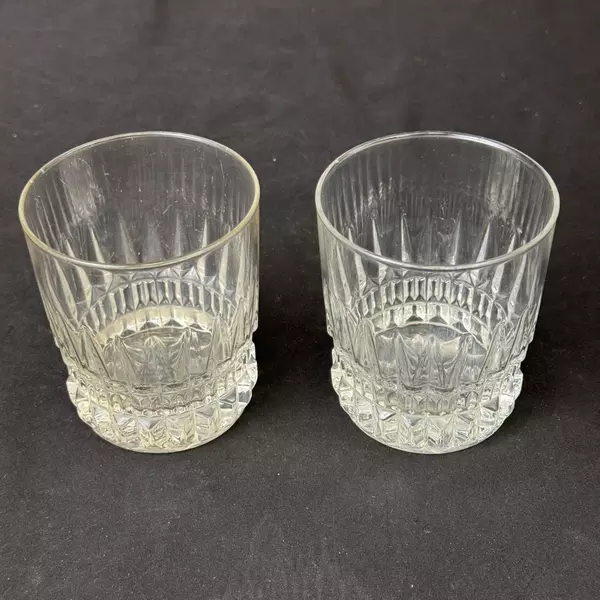 Set of 2 Cut Crystal Old Fashioned Glasses Flower or Starburst Bottom