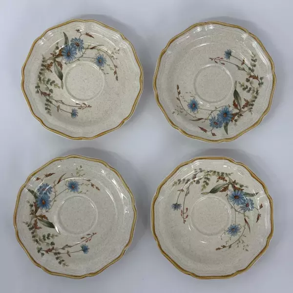Mikasa Blue Daisies Saucers Set of 4 Excellent Condition 6 1/4”