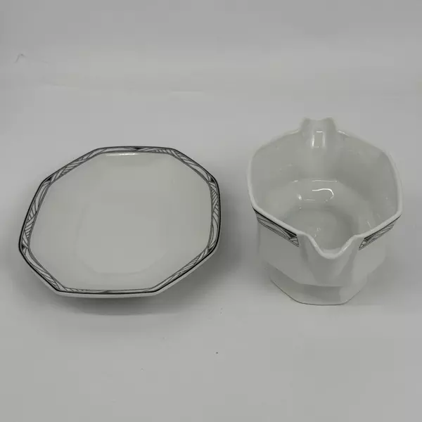 Studio Nova Synthesis White Gravy Boat And Underplate With Black Trim