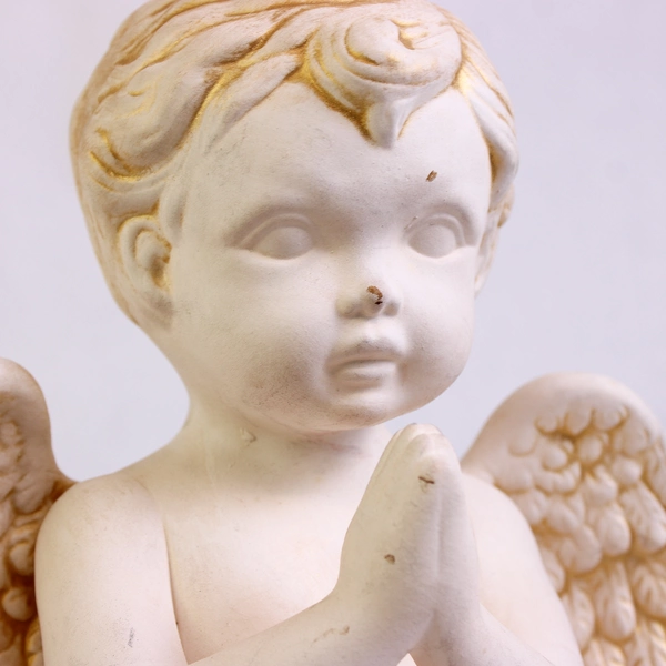 Import Plaza Cherub/Angel/Cupid White Ceramic Statue Kneeling Prayer 9.75" Tall