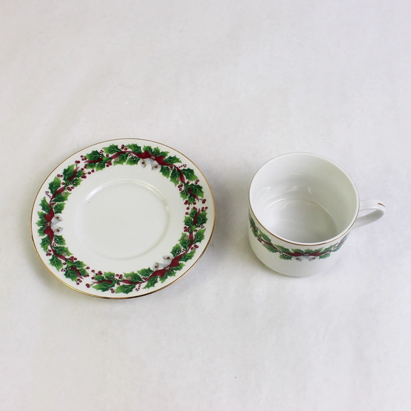 Lot Of 2 Sango Christmas Holly Pattern Flat Cup & Saucer Plate Set Gold Trim