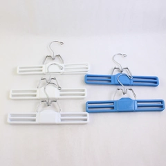 Lot of 5 Plastic Clamp Clothes Hangers White and Blue