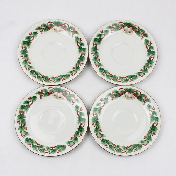 Lot Of 4 Sango Noel 1990 Christmas Pattern Cup Saucers Gold Trim 6.25" Diameter