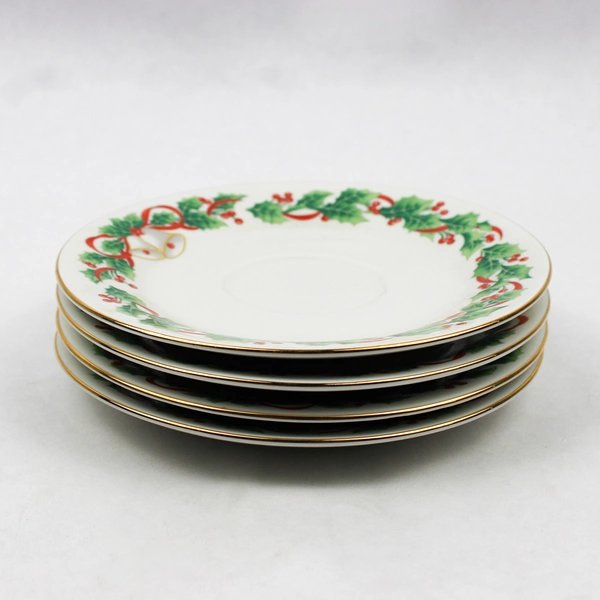 Lot Of 4 Sango Noel 1990 Christmas Pattern Cup Saucers Gold Trim 6.25" Diameter