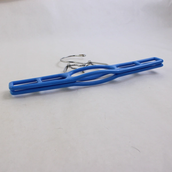 Lot of 5 Vintage Plastic Clamp Clothes Hangers Blue Brown Off-White