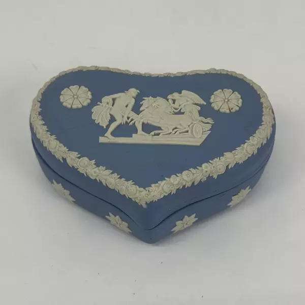 Vintage Wedgwood Blue Jasperware Covered Heart Shaped Trinket Box 5” x 3.5”