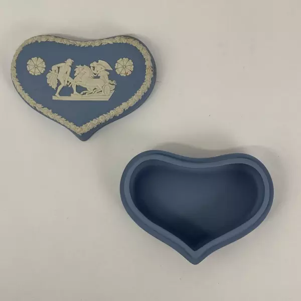 Vintage Wedgwood Blue Jasperware Covered Heart Shaped Trinket Box 5” x 3.5”