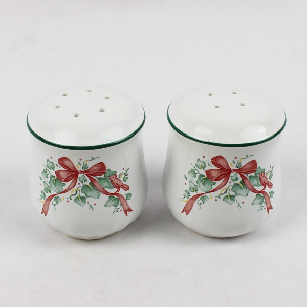 Set Of 2 Corning Callaway Holiday Corelle Pattern Salt & Pepper Shakers