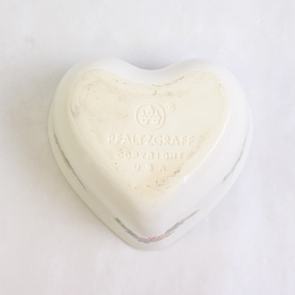 Pfaltzgraff Christmas Heritage Pattern Heart Shaped Custard Cup Dish 2.5" Tall