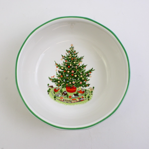 Pfaltzgraff Christmas Heritage Pattern Soup/Cereal Bowl 2.5" Tall 5.75" Diameter