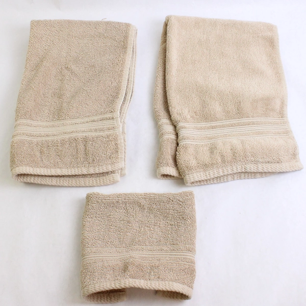 Set of 3 Beige Towels 2 Hand Towels 1 Washcloth 