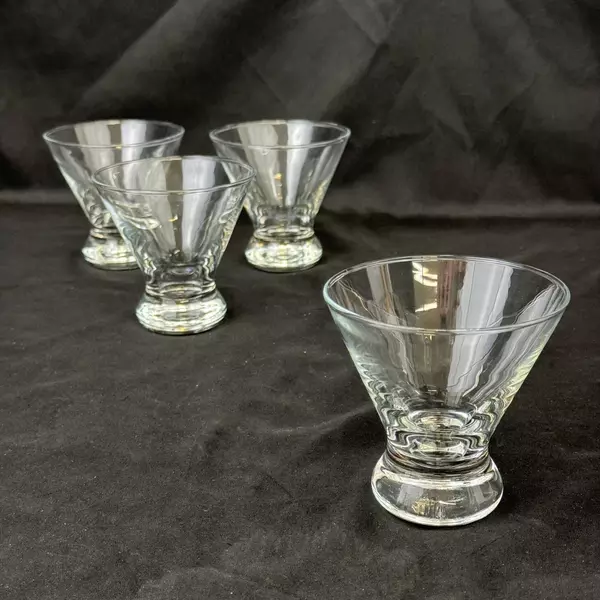 Set of 4 Clear Tapered Glass Martini Glasses With Heavy Bases