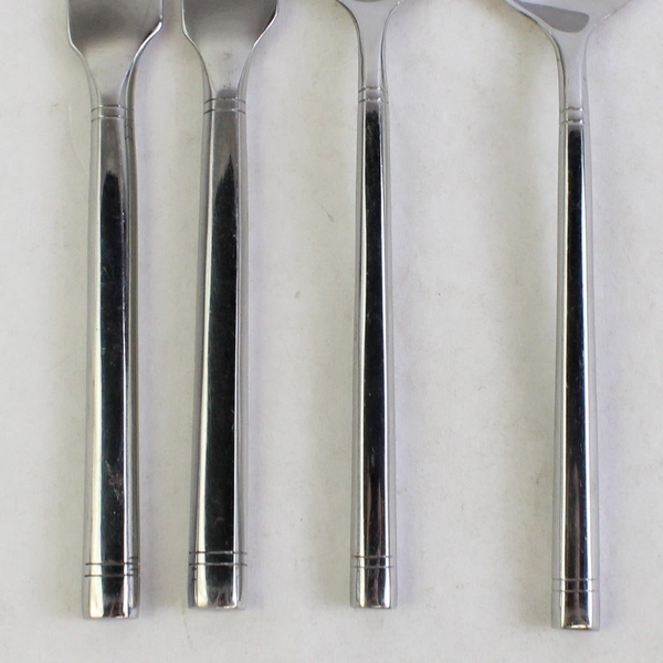 Lot Of 4 Hampton Silversmiths Ritz-Glossy (Stainless) Flatware 2 Soup & 2 Knives