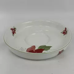 Block Bernarda Porcelain Poinsettia Chip Tray By Mary Lou Goertzen