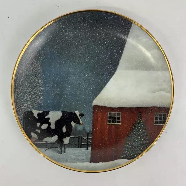 Franklin Mint Lowell Herrero Barnyard Christmas Cow Plate American Folk