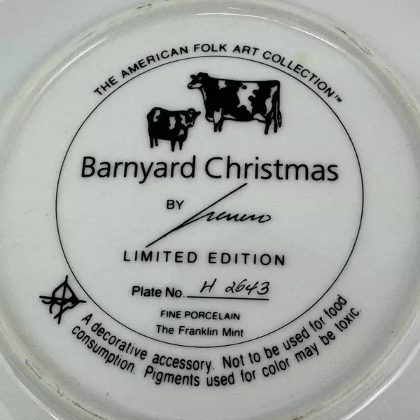 Franklin Mint Lowell Herrero Barnyard Christmas Cow Plate American Folk