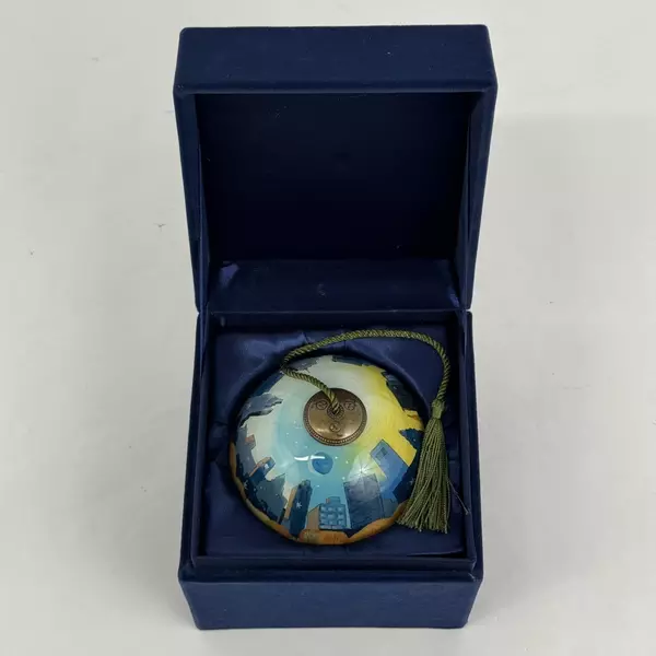 Ne'Qwa Art Inside Glass Blown Ornament New York New York Signed
