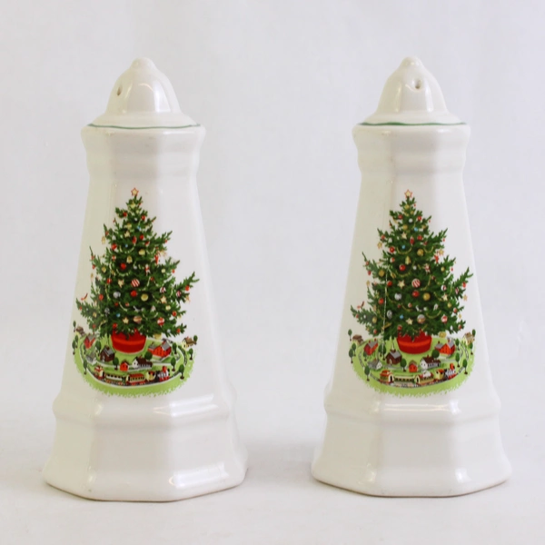 Set Of 2 Pfaltzgraff Christmas Heritage Ceramic Salt And Pepper Shakers