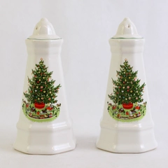 Set Of 2 Pfaltzgraff Christmas Heritage Ceramic Salt And Pepper Shakers