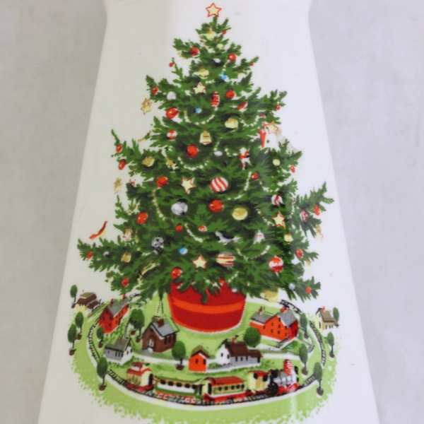 Set Of 2 Pfaltzgraff Christmas Heritage Ceramic Salt And Pepper Shakers