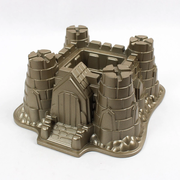 Nordic Ware Castle Bundt Pan 10 Cups Cast Aluminum Decorative Cake 4.5" Tall