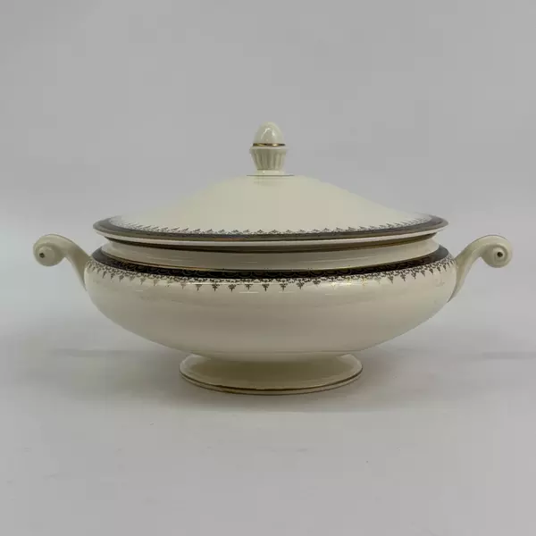 1946 Homer Laughlin Eggshell Nautilus Covered Vegetable Bowl Blue And Gold Bands