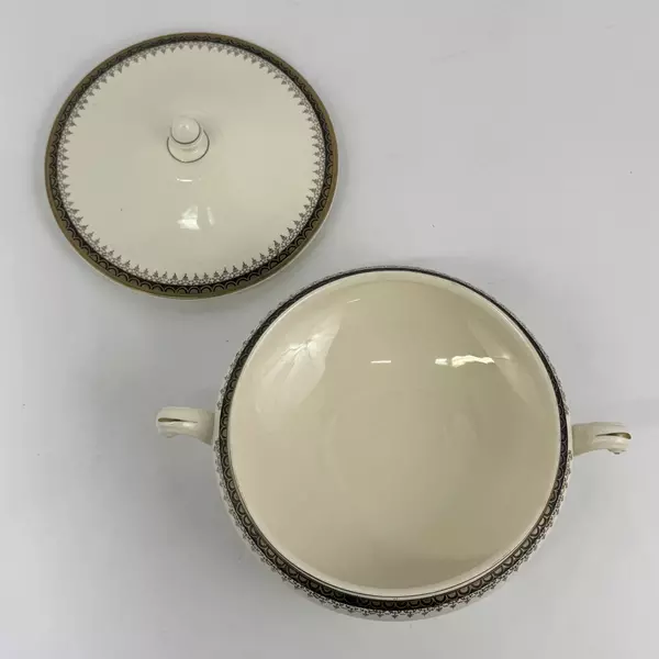 1946 Homer Laughlin Eggshell Nautilus Covered Vegetable Bowl Blue And Gold Bands