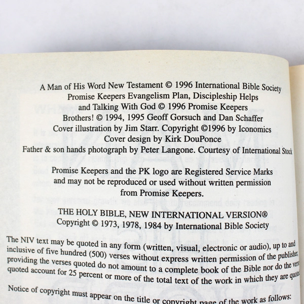 Promise Keepers Man of His Word New Testament NIV 1996 Paperback