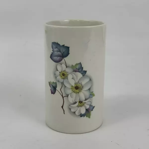 Vtg Sadler England Handmade Porcelain Vase White Flowers Blue Leaves Signed