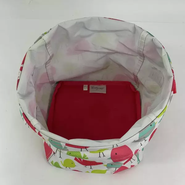 Thirty-One Collapsible Round Utility Tote Tweetheart Spring Summer Bucket Bag