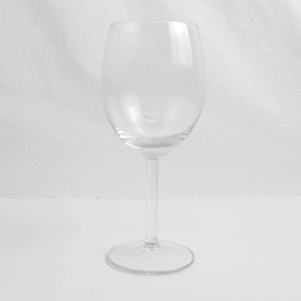 Lot Of 4 Unbranded Matching Clear Wine Glasses 7.25" Tall 3.25" Diameter