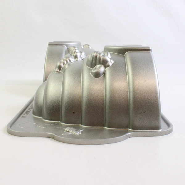 Nordic Ware Beehive Cake Pan 10 Cup/2.4 Litters Baking Mold Aluminum