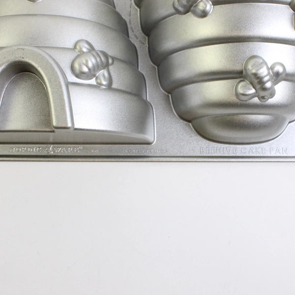Nordic Ware Beehive Cake Pan 10 Cup/2.4 Litters Baking Mold Aluminum