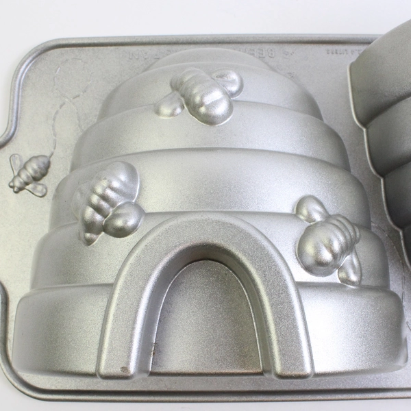 Nordic Ware Beehive Cake Pan 10 Cup/2.4 Litters Baking Mold Aluminum