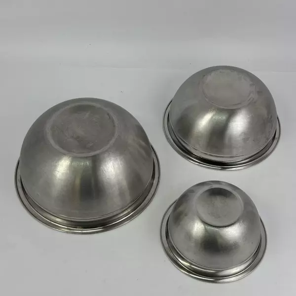 Set Of 3 Nesting Stainless Steel Mixing Bowls 7.25, 9.25, 10.5 Inch