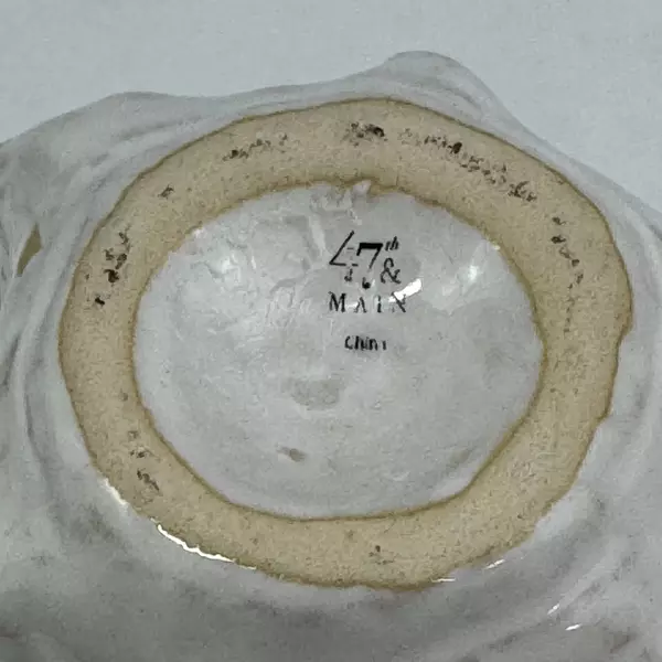 47th and Main Art Deco Vase White Star Pattern Lip 4.25 Inch