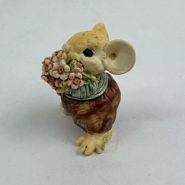 1991 Ganz Little Cheesers Mouse With Bouquet of Flowers 05104